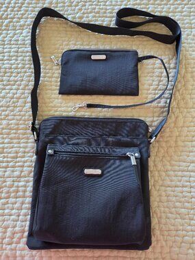 Baggallini crossbody with RFID wristlet